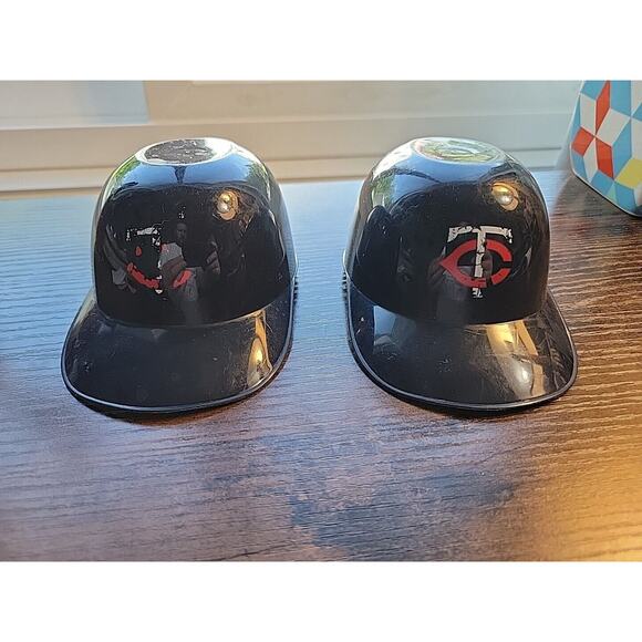 Lot of 2-Rawlings ELBC13 Minnesota Twins Mini Helmet - 6oz, Dairy Queen, Sunday - Picture 1 of 10